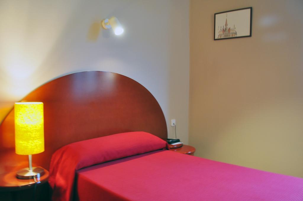Residencia D'Investigadors Barcelona Room photo