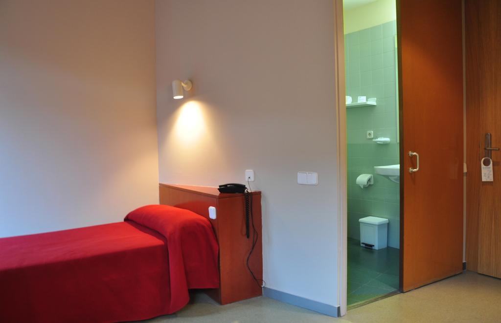 Residencia D'Investigadors Barcelona Room photo