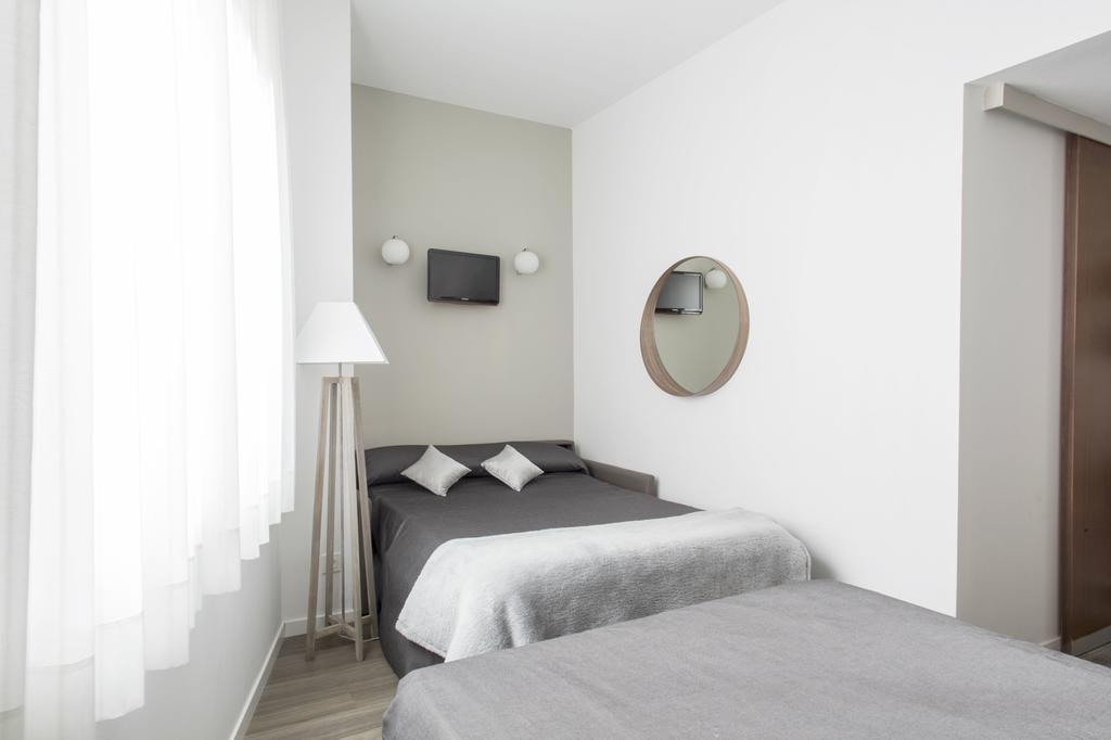 Residencia D'Investigadors Barcelona Room photo