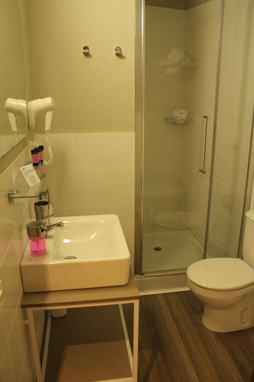Residencia D'Investigadors Barcelona Room photo
